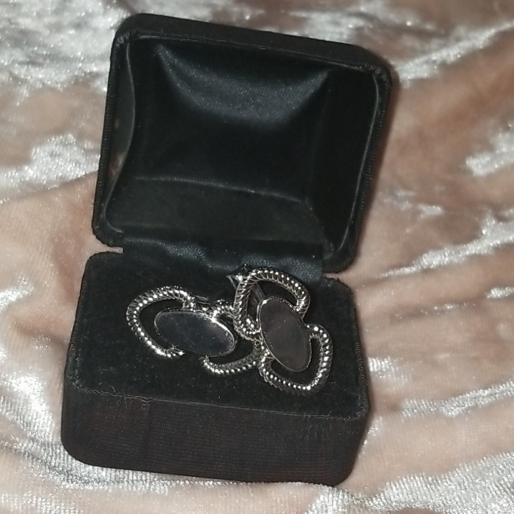 Cufflinks